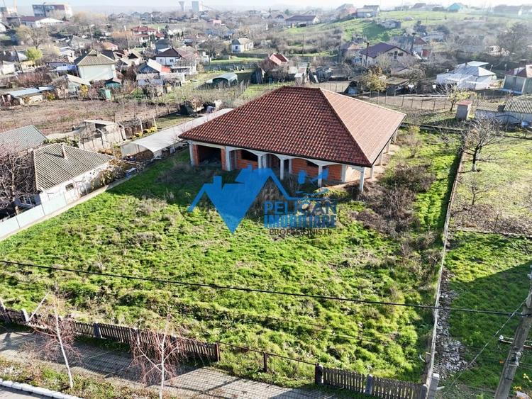 Casă individuală cu 4 camere cu Garaj în Mahmudia