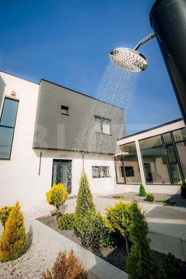 Casă individuală cu 10 camere cu Piscina în Sântana de Mureș