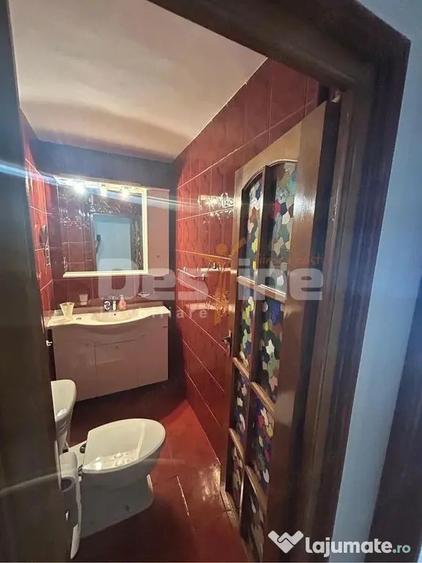 Apartament cu 4 camere semidecomandat în Drumul Taberei