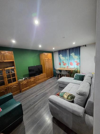 Apartament cu 3 camere decomandat în Ostroveni