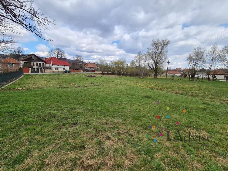 Teren Construcții intravilan de 1660 mp, în Bran