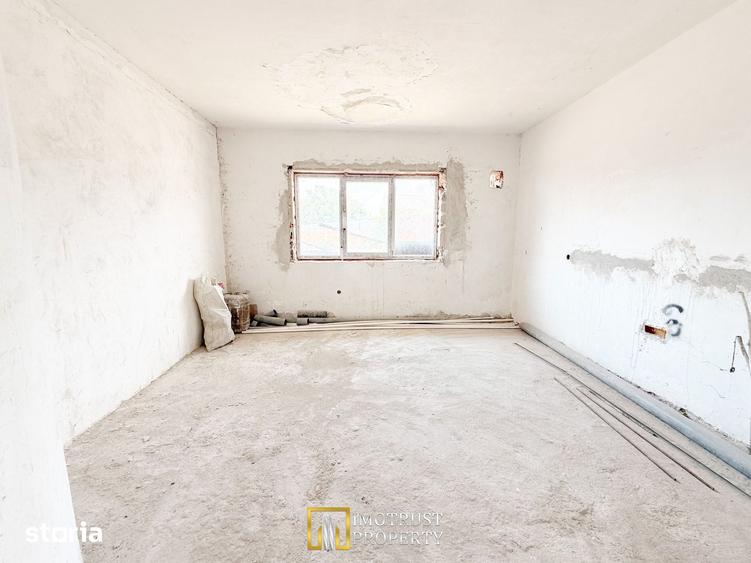 Casă cu 6 camere cu Teren 720 Mp în Șega