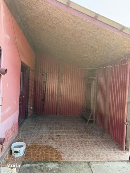 Casă cu 4 camere cu Teren 131 Mp în Țigănești