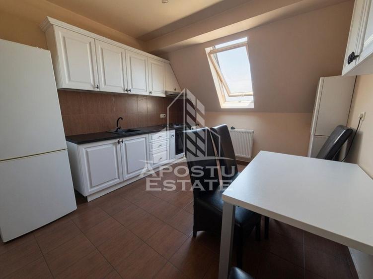 Apartament cu 2 camere nedecomandat, mobilat în Dâmbovița