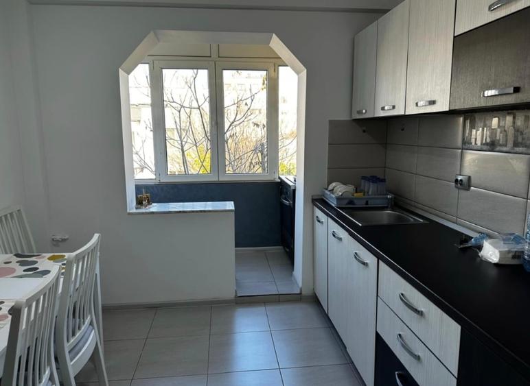 Apartament cu 2 camere decomandat în Drumul Taberei
