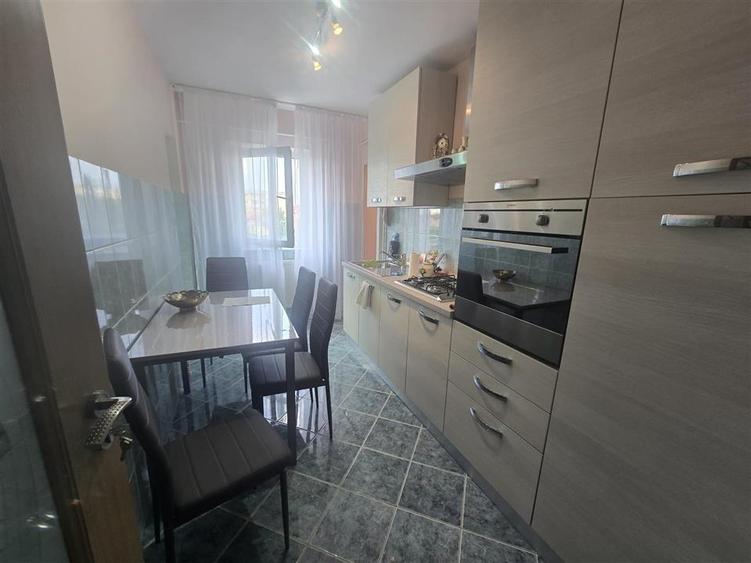 Apartament cu trei camere zona Centrala Fagaras - 1
