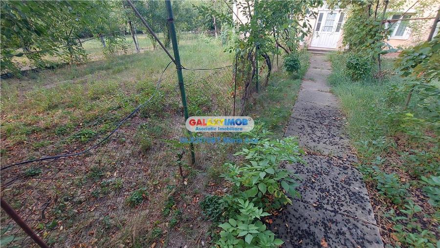 Casă cu 4 camere cu Teren 1160 Mp în Central