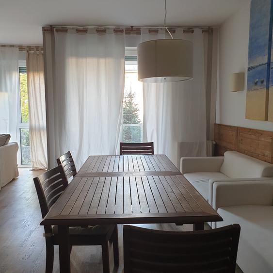 Apartament cu 3 camere decomandat în Sisești