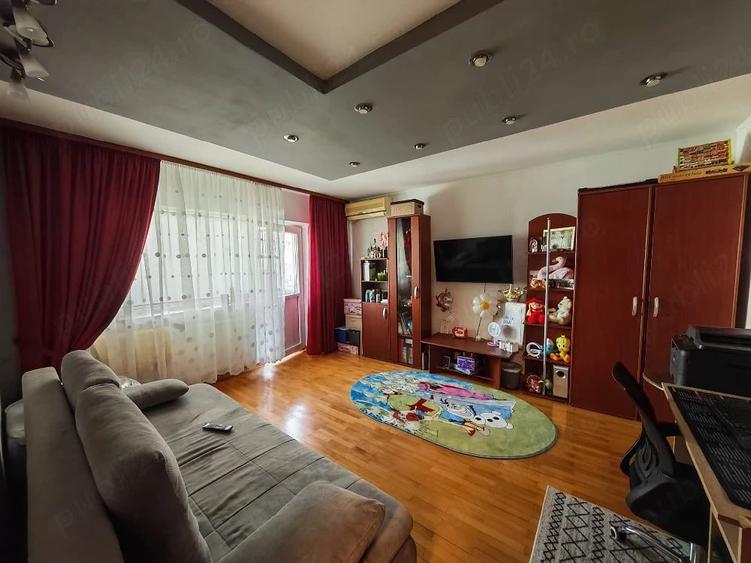 Apartament cu 2 camere decomandat în Traian