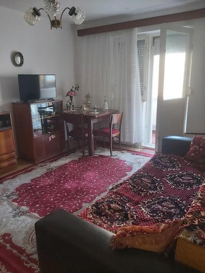 Apartament cu 2 camere semidecomandat în Centrul Civic