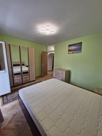 Apartament cu 4 camere decomandat în Timpuri Noi