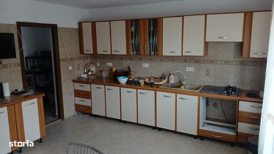 Casă cu 4 camere în Sânpetru