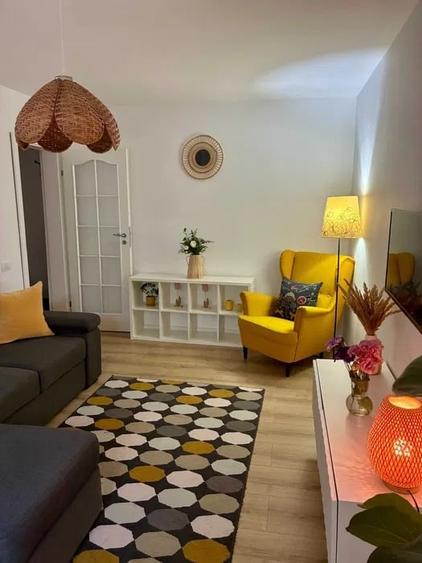 Apartament cu 3 camere decomandat în Crângași