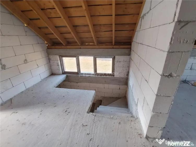 Casă cu 4 camere cu Teren 3251 Mp în Sadova Veche