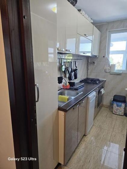 Apartament cu 3 camere decomandat în Basarabia