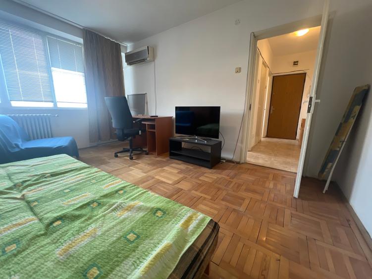 300€, garsoniera mobilata, stradal, acces metrou - 4
