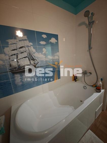 Apartament cu 3 camere decomandat, mobilat în Central