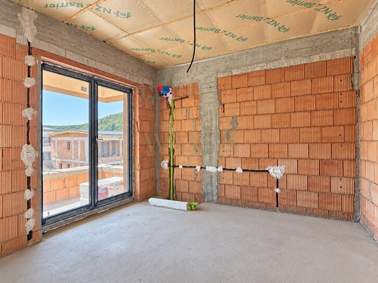 Duplex cu 4 camere cu Canalizare în Florești