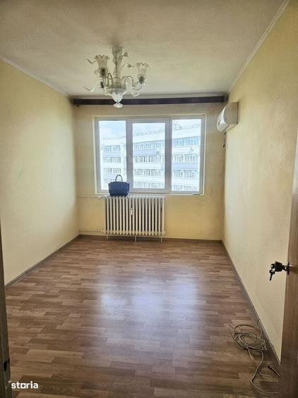 Apartament cu 3 camere decomandat în Tineretului