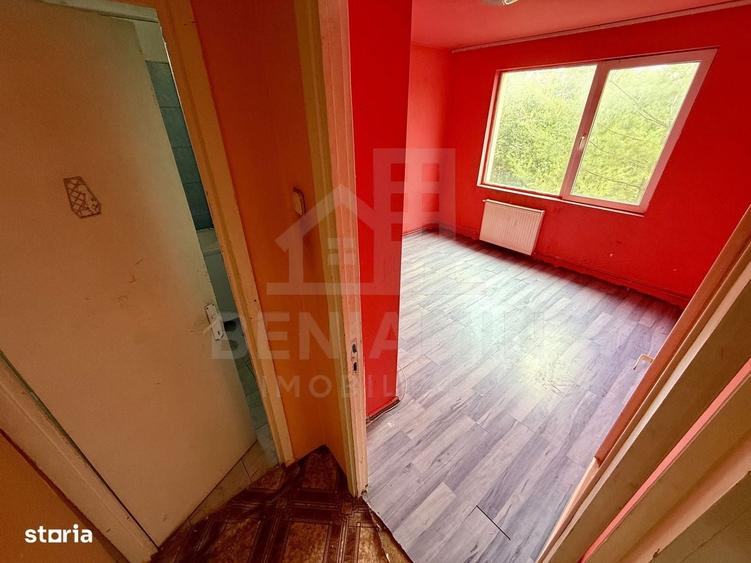 Apartament cu 4 camere decomandat în Astra