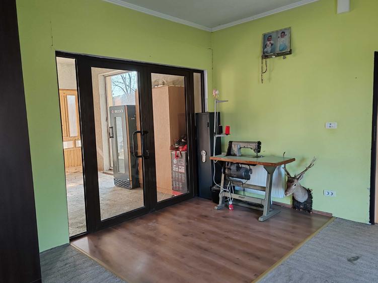 Casă cu 4 camere în Cuveșdia