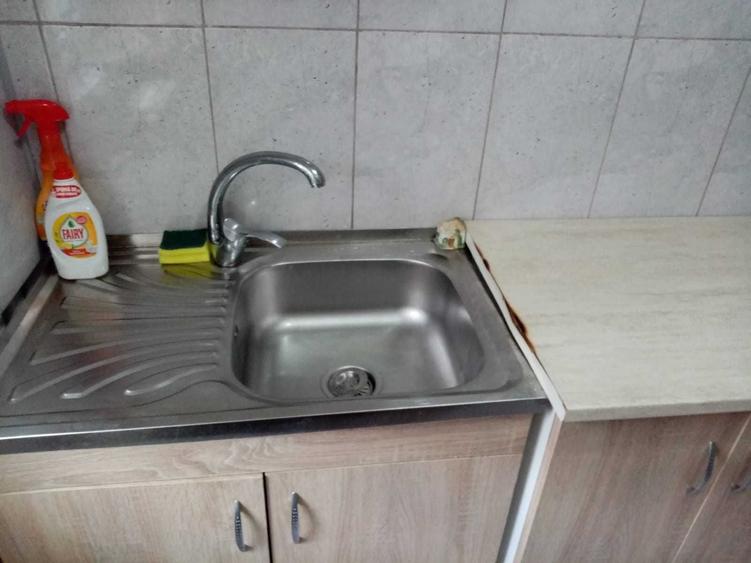 Apartament cu 3 camere semidecomandat în Păcurari