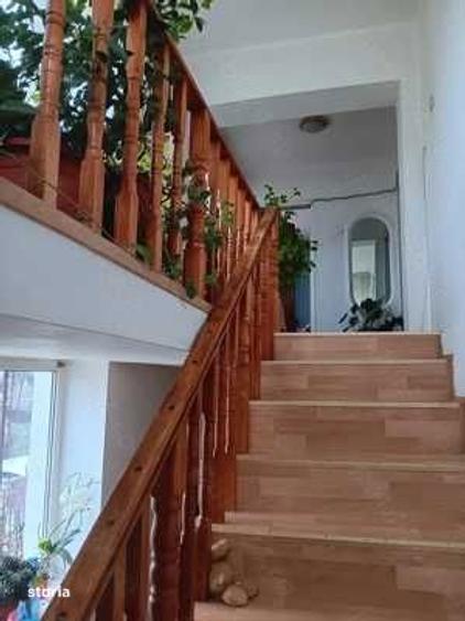 Casă cu 4 camere cu Teren 160 Mp în Berislăvești