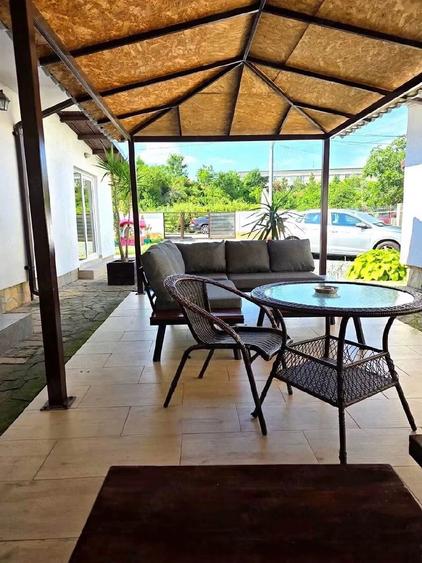 Casă cu 8 camere cu Teren 466 Mp în Central