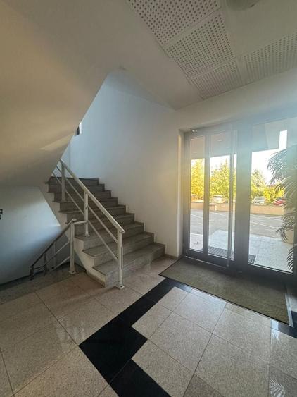 Apartament cu 2 camere semidecomandat, mobilat în Băneasa