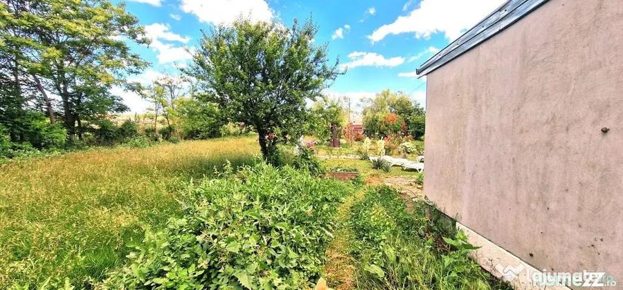 Casă cu 3 camere cu Teren 2100 Mp în Tuzla