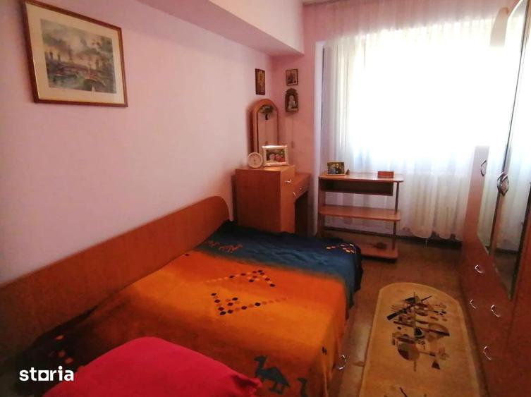Apartament cu 4 camere decomandat în Pantelimon