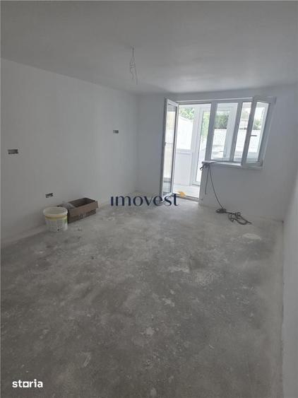 Apartament cu 3 camere decomandat în Titulescu