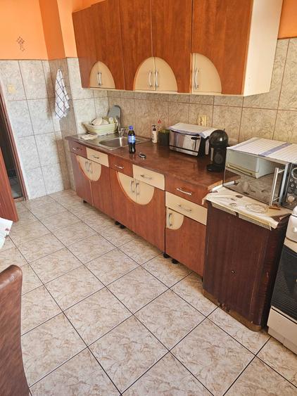 Apartament cu 4 camere decomandat în Exterior Vest