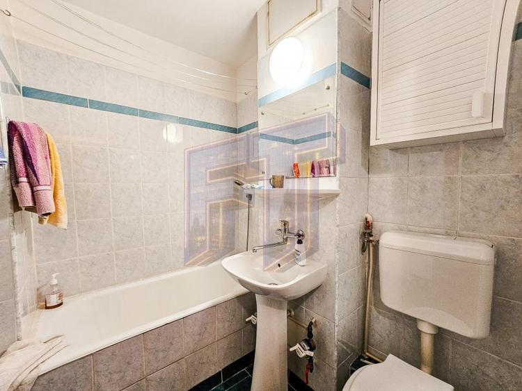 Apartament cu 3 camere decomandat, mobilat în Sălăjan