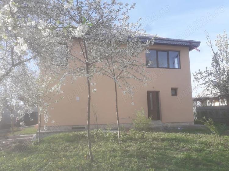 Casă cu 5 camere cu Teren 567 Mp în Târgu Neamț