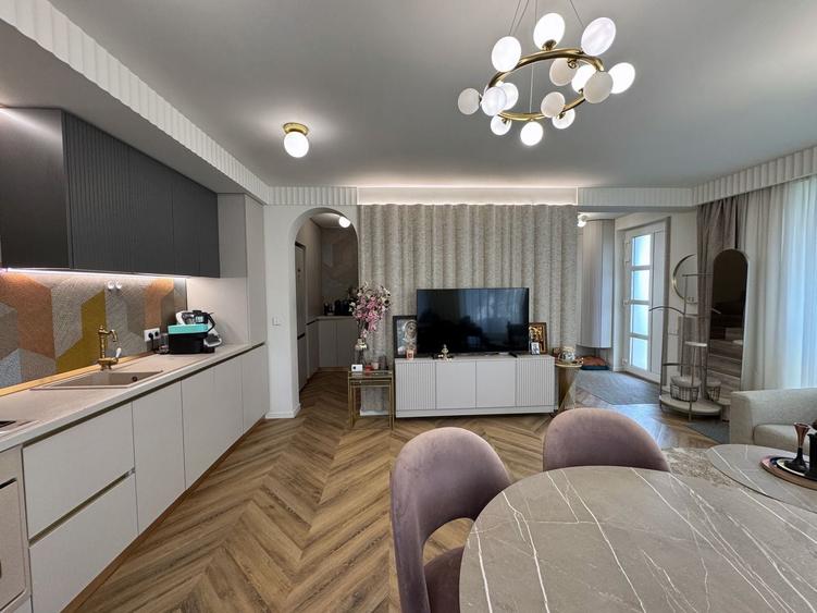 Duplex cu 5 camere cu Canalizare în Florești