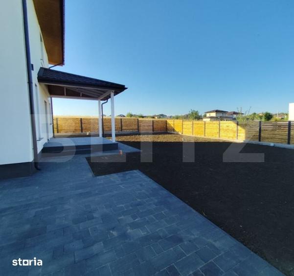 Casă cu 4 camere cu Teren 528 Mp în Rediu