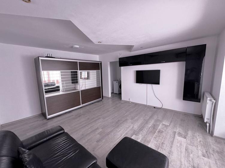 Apartament cu 2 camere semidecomandat în Unirii Sud
