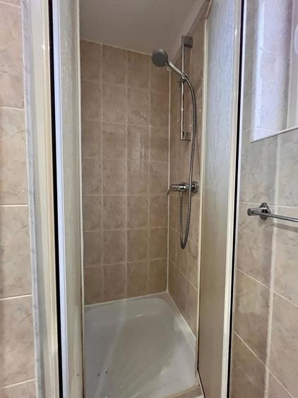 Apartament cu 3 camere decomandat, mobilat în Aradului