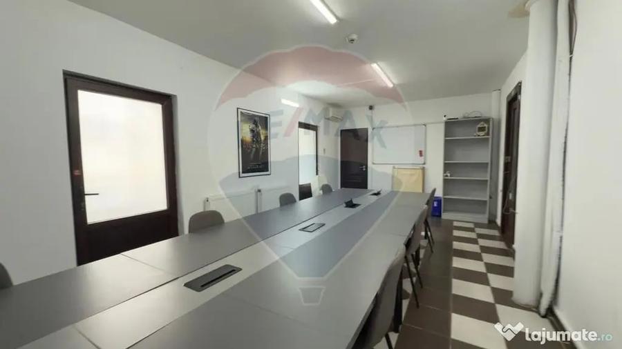 Spațiu comercial, de 48 mp, în Central