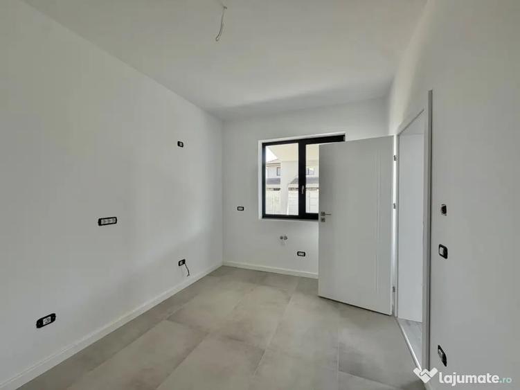 Casă cu 4 camere cu Teren 270 Mp în Giroc