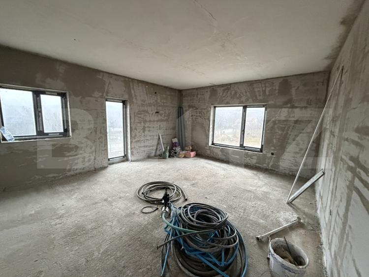 Apartament cu 4 camere decomandat în Exterior Sud