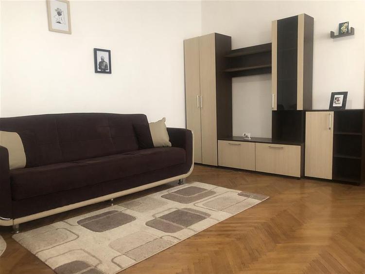 Apartament cu 2 camere nedecomandat, mobilat în Centrul Istoric