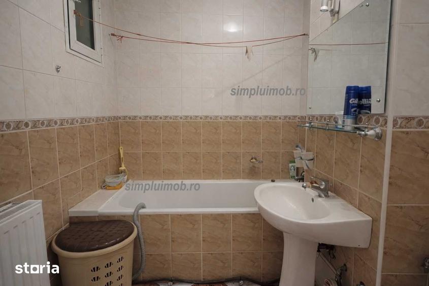 Apartament cu 3 camere decomandat în Berceni