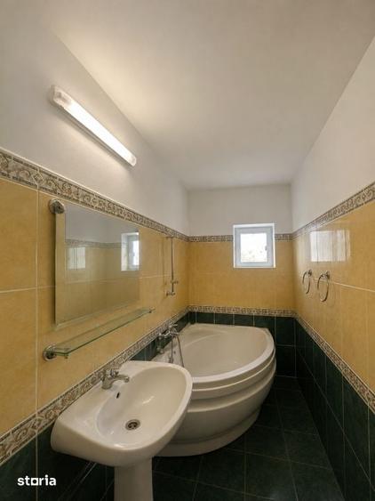 Apartament cu 4 camere decomandat în Plopilor