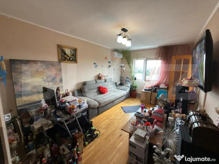 Apartament cu 3 camere decomandat în Peneș Curcanul