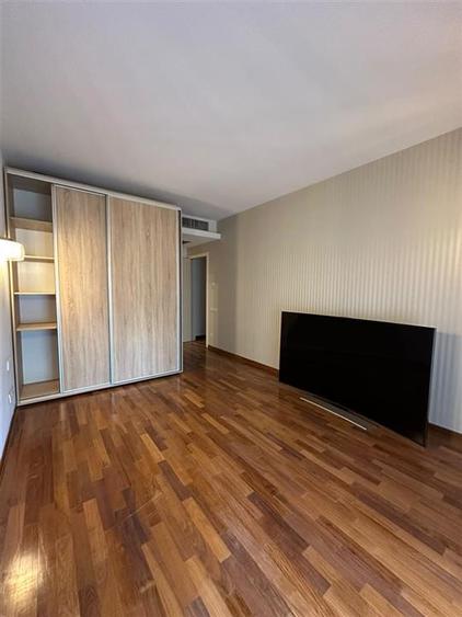 Apartament cu 4 camere decomandat, mobilat în Băneasa