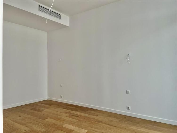 Apartament cu 4 camere semidecomandat în Cotroceni