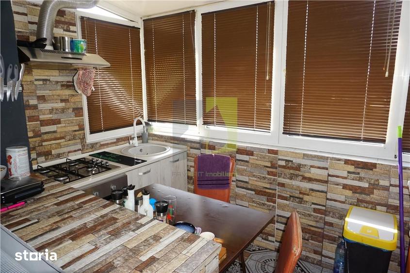 Apartament cu 3 camere semidecomandat în Ultracentral