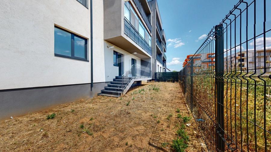 Apartament cu 3 camere semidecomandat în Dobroești